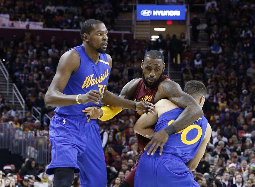  米切尔31分骑士逆转猛龙  