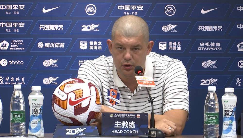  奥斯纳布鲁克战术调整及时，下半场换人收到奇效  