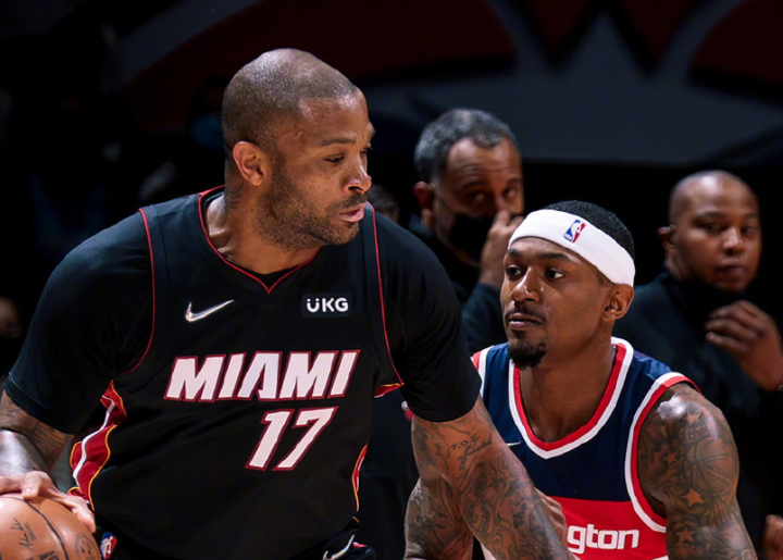  阿德巴约高效表现热火力克黄蜂保持东部前列